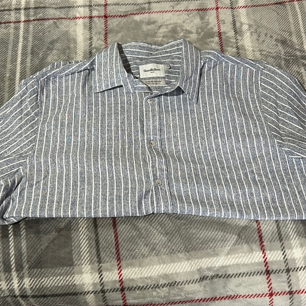 Men’s stripe button up